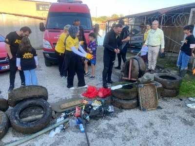 Gönüllüler deniz tabanını temizledi, çıkanlar şaşırttı
