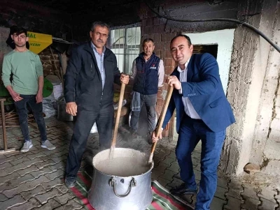 G&ouml;rdes&rsquo;te asırlık gelenek yaşatılıyor
