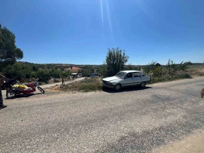 G&ouml;rdes&rsquo;te motosiklet otomobile &ccedil;arptı: 2 yaralı
