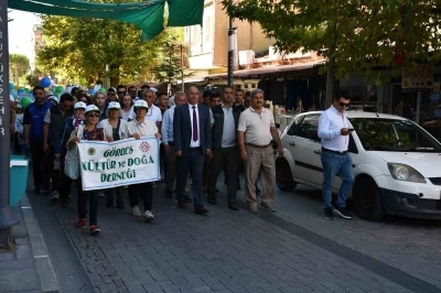 Gördes’te &quot;Yeşil Vatan&quot; temalı farkındalık yürüyüşü düzenlendi
