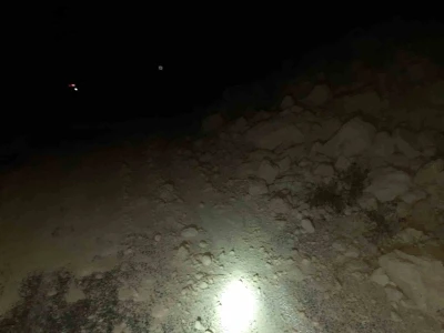 Gördes’te toprak kayması yolu kapattı
