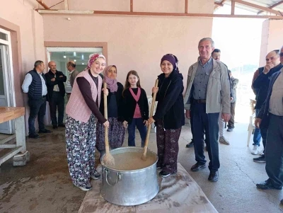 G&ouml;rdes Tepek&ouml;y&rsquo;de asırlık hayır geleneği binleri buluşturdu
