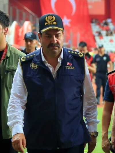 Görevden uzaklaştırılan Antalya Emniyet Müdürü İlker Arslan teslim oldu
