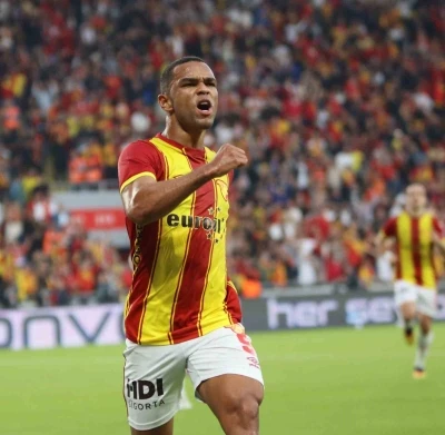 G&ouml;ztepe, Lille ile Juan i&ccedil;in g&ouml;r&uuml;ş&uuml;yor
