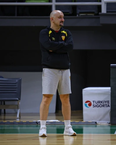 G&ouml;ztepe Voleybol&rsquo;da Ataman G&uuml;neyligil ile yollar ayrıldı
