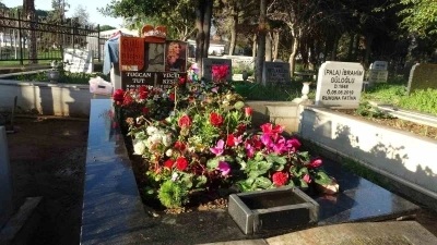 G&uuml;ll&uuml;&rsquo;n&uuml;n mezarı g&uuml;l bah&ccedil;esine d&ouml;nd&uuml;

