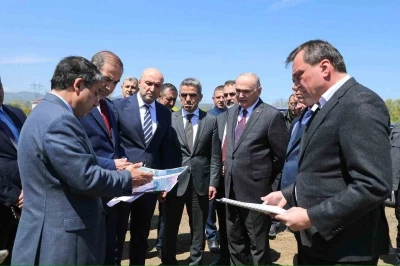 G&uuml;mr&uuml;k M&uuml;d&uuml;rl&uuml;ğ&uuml; proje sahası bakanlık heyetiyle incelendi
