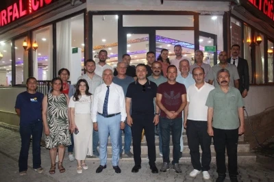 Gümrük müdürüne veda yemeği
