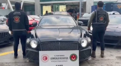 G&uuml;mr&uuml;kten usuls&uuml;z ge&ccedil;irilen 65 l&uuml;ks araca el konuldu: 22 g&ouml;zaltı
