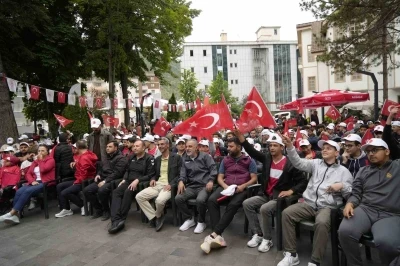 G&uuml;m&uuml;şhane&rsquo;de milli heyecan sabahın erken saatlerinde başladı

