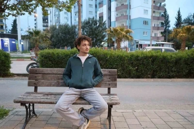 G&uuml;ndem olan bankta başkan ve gen&ccedil; buluştu
