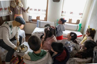 G&uuml;nd&uuml;z Bakımevi &ouml;ğrencileri Aydın&rsquo;ın tarih yolculuğuna &ccedil;ıktı
