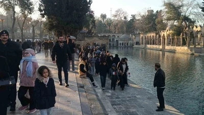 G&uuml;neşi g&ouml;ren soluğu Balıklıg&ouml;l&rsquo;de aldı
