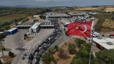 Gurbetçiler dönüş yolunda: Hasret ve hüzün Kapıkule’de
