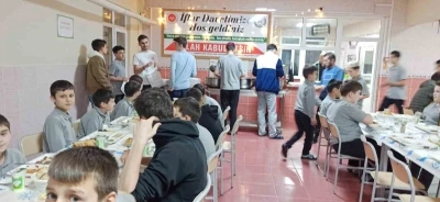 G&uuml;rb&uuml;zler Kur&rsquo;an Kursunda bir araya geldiler
