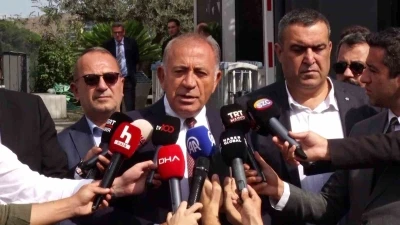 Gürsel Tekin CHP’nin Sarıyer’deki binasına geldi: &quot;Biz Aziz İhsanlara yenilmeyeceğiz&quot;
