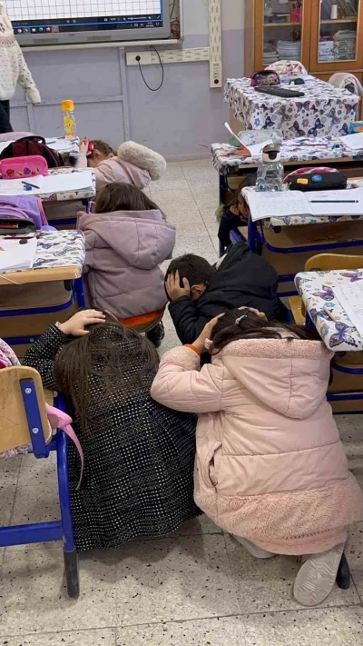 G&uuml;zelyurt&rsquo;ta ilkokul &ouml;ğrencilerine yangın ve deprem tatbikatı
