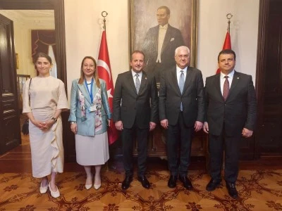 Derya Bakbak Bulgaristan&rsquo;da Eğitimde Yapay Zek&acirc; Konusunu G&uuml;ndeme Taşıdı