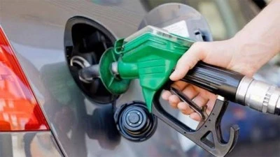 GECE YARISI BENZİNE ZAM GELDİ: POMPA FİYATLARI YENİDEN GÜNCELLENDİ