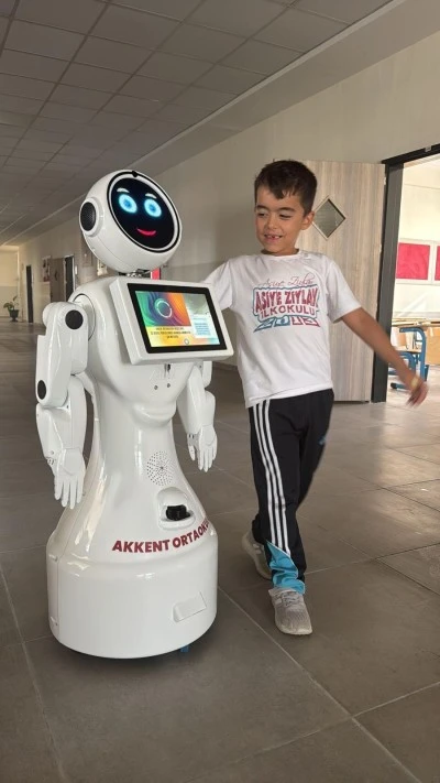 Akkent Ortaokulu’nda Yapay Zekâ Destekli Eğitim Başladı