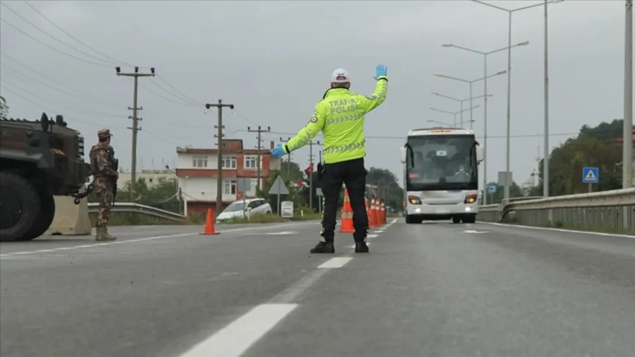 Radar G&ouml;r&uuml;nce Fren D&ouml;nemi Bitti! 2026&rsquo;da Yollarda Yapay Zek&acirc;lı &ldquo;Akıllı Koridor&rdquo; Denetimi