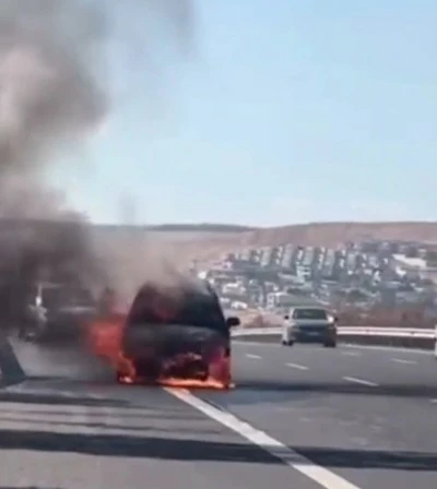 GAZİANTEP ÇEVRE YOLUNDA OTOMOBİL ALEV ALEV YANDI!