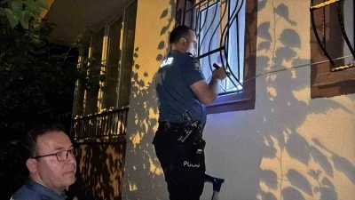 Haber alınamayan komşu ekipleri alarma ge&ccedil;irdi
