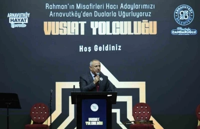 Hacı adayları, Arnavutk&ouml;y&rsquo;den dualarla uğurlandı
