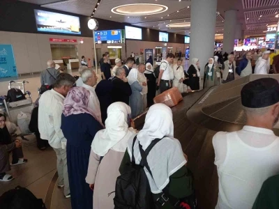 Hacılar kutsal topraklardan yurda d&ouml;nmeye başladı
