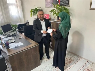 Hafızlık öğrencisinden örnek davranış
