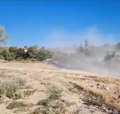 Hafriyat kamyonları yüzünden toz soluyorlar
