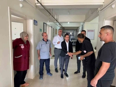 Hak-İş Diyarbakır İl Başkanı ve Öz Sağlık İş Şube Başkanı Aküzüm, üyeleriyle bir araya geldi
