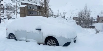 Hakkari&rsquo;de 210 yerleşim yerinin yolu kapandı
