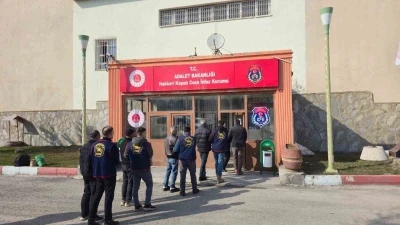 Hakkari&rsquo;de 25 yıl hapis cezası bulanan 5 şahıs yakalandı
