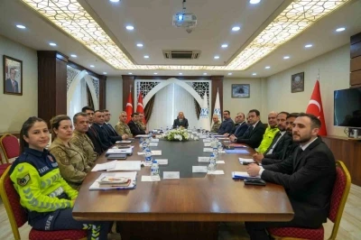 Hakkari&rsquo;de &ccedil;eşitli su&ccedil;lardan 397 kişi yakalandı
