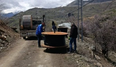 Hakkari&rsquo;de heyelan sonrası iletişim alarmı
