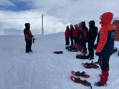 Hakkari&rsquo;de itfaiye ve AFAD personeline &lsquo;&Ccedil;ığda Farkındalık Eğitimi&rsquo; verildi
