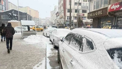 Hakkari&rsquo;de kar yağışı
