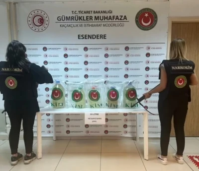 Hakkari’de tırın yakıt deposuna 33 litre sıvı metamfetamin ele geçirildi
