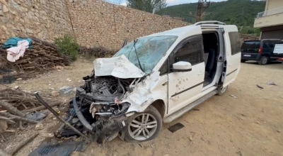 Hakkari&rsquo;de trafik kazası: 3 yaralı
