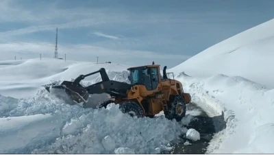 Hakkari&rsquo;de t&uuml;m k&ouml;y yolları ulaşıma a&ccedil;ıldı

