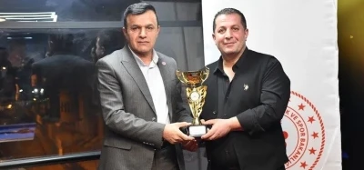 Hakkari&rsquo;de &uuml;&ccedil; bant bilardo heyecanı
