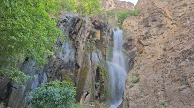 Hakkari&rsquo;deki Ava Ore Şelalesi mest ediyor
