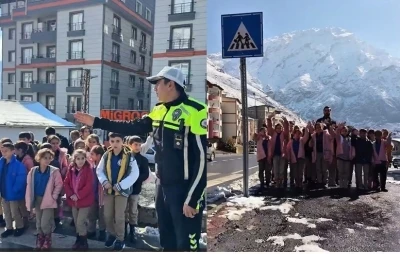 Hakkari polisinden öğrencilere uygulamalı trafik eğitimi
