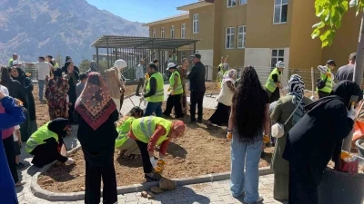 Hakkari’ye yeni modern servis alanı ve park
