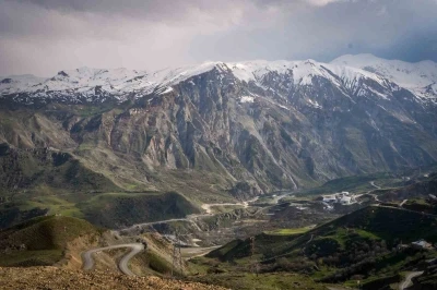 Hakkari yolundaki heyelan riskine karşı &rsquo;m&uuml;hendislik&rsquo; uyarısı
