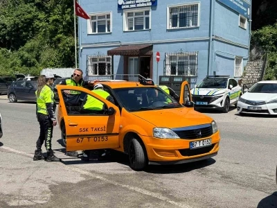Hakkında yakalama kararı bulunan şahıs taksi kullanırken yakalandı
