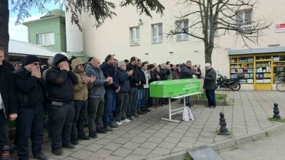 Halı sahada kalp krizi ge&ccedil;irerek vefat eden Murat Kasapoğlu son yolculuğuna uğurlandı
