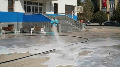 Haliliye Belediyesinden okullarda eğitim öncesi temizlik seferberliği
