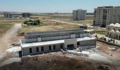 Haliliye&rsquo;de yarı olimpik y&uuml;zme havuzunda &ccedil;alışmalar hızla s&uuml;r&uuml;yor
